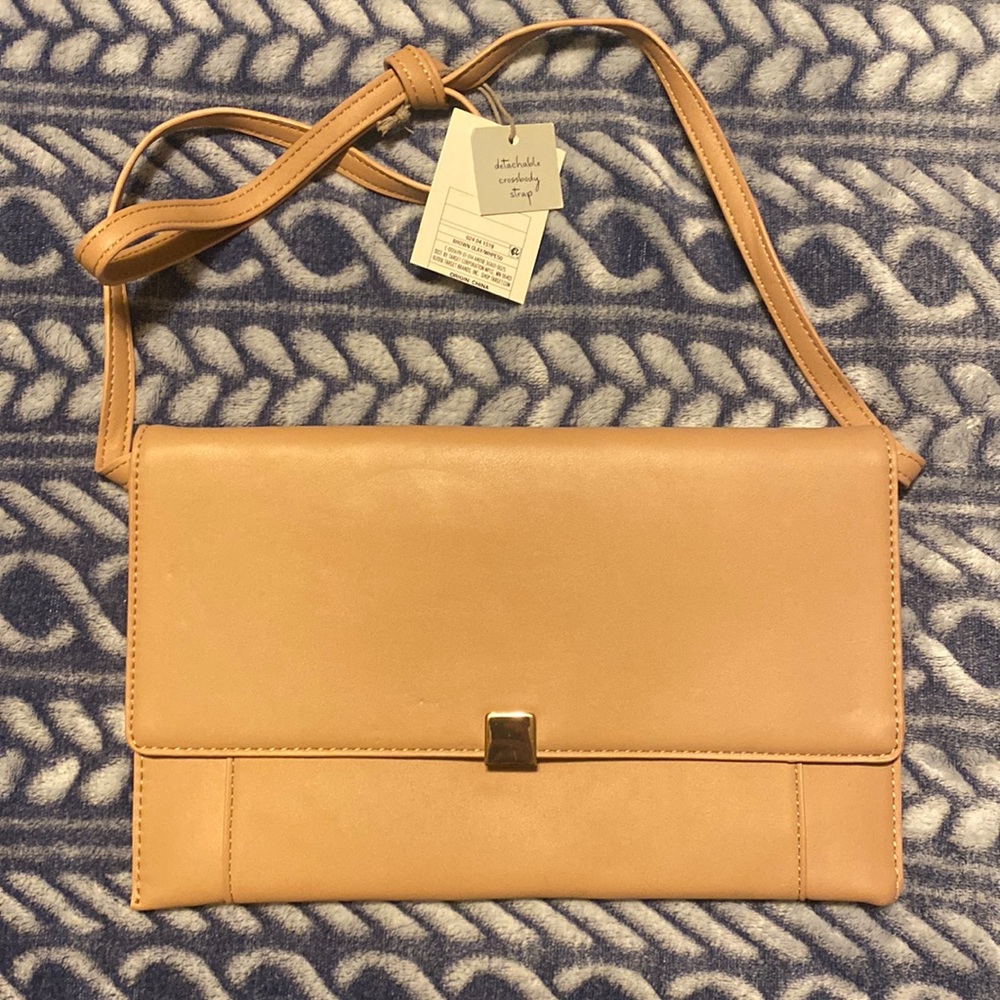 Detachable crossbody strap purse